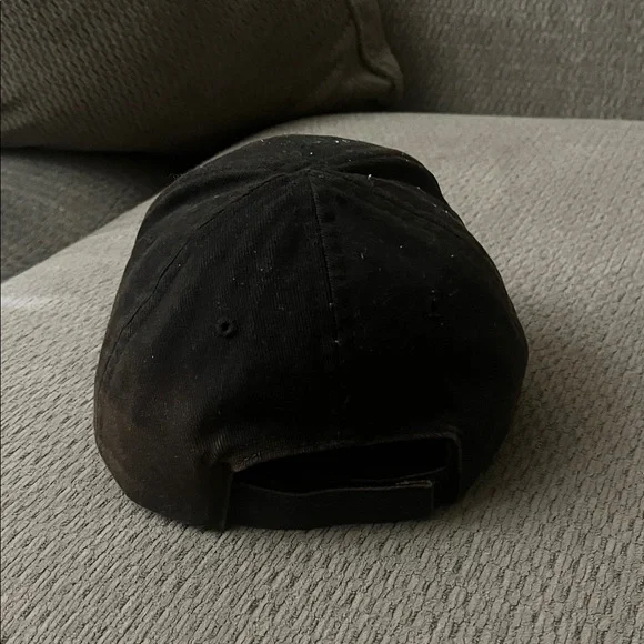 Balenciaga Black Cap with Red Logo Embroidery - Picture 6 of 8